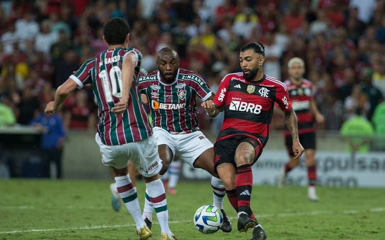 Copa do Brasil: Flamengo domina, cria chances, mas Fluminense segura empate com um a menos