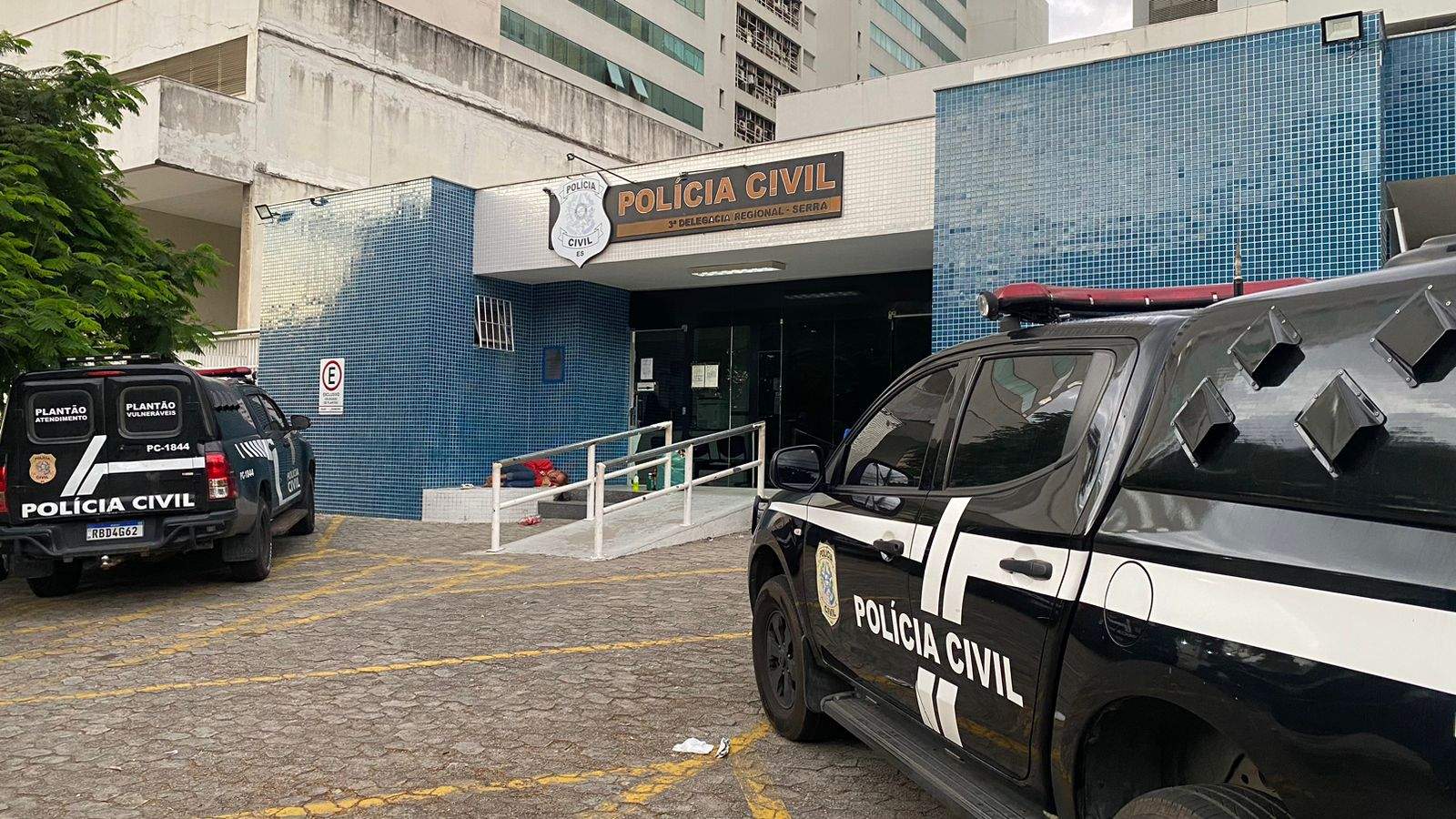 Mulher é esfaqueada pelo marido durante churrasco da família na Serra