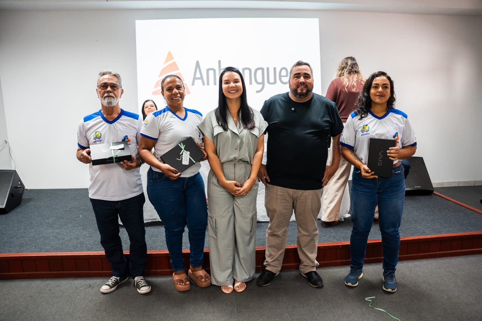 Agentes de Saúde e de Endemias de Guarapari recebem 200 tablets para modernizar atendimento